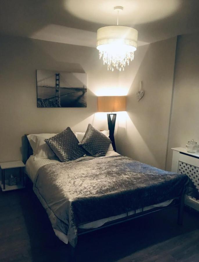 Chester City Apartments - With Free Parking Esterno foto